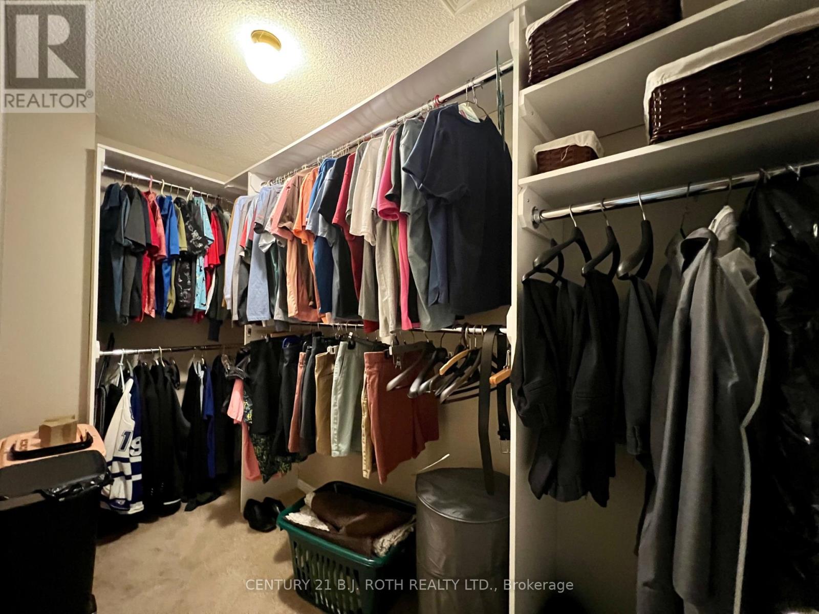 47 LOOKER DRIVE - 32