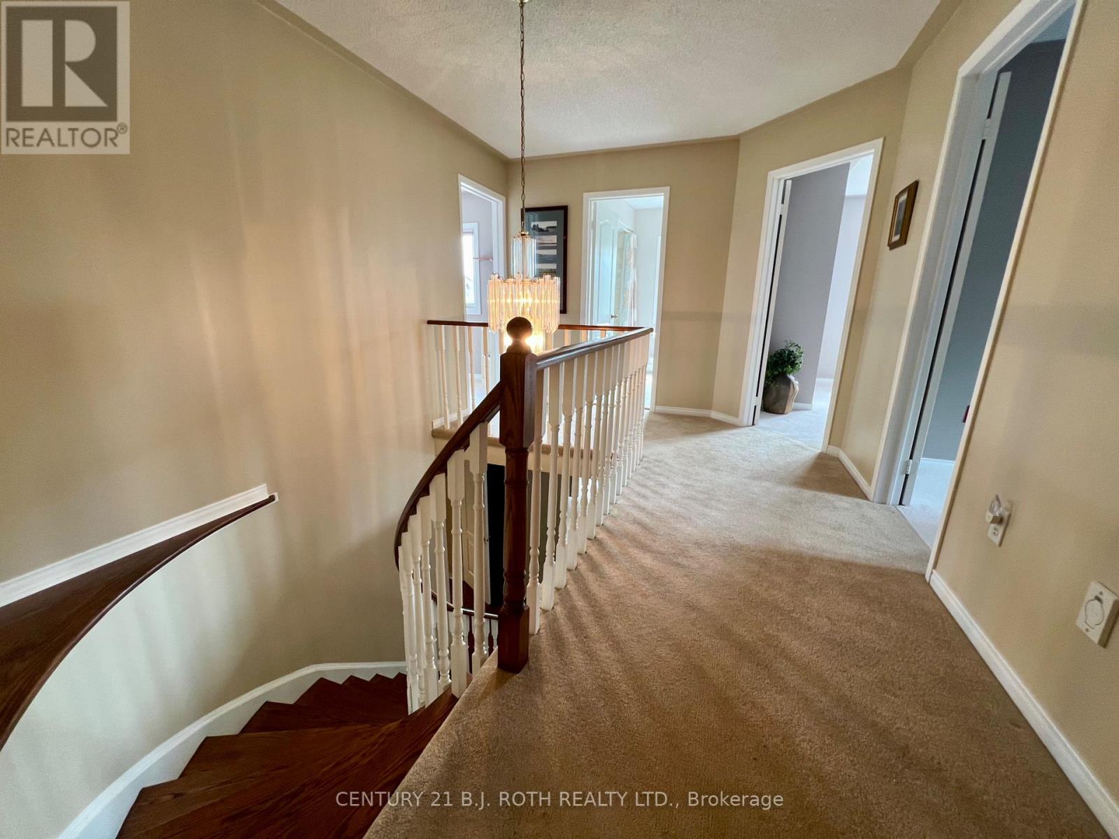 47 LOOKER DRIVE - 33