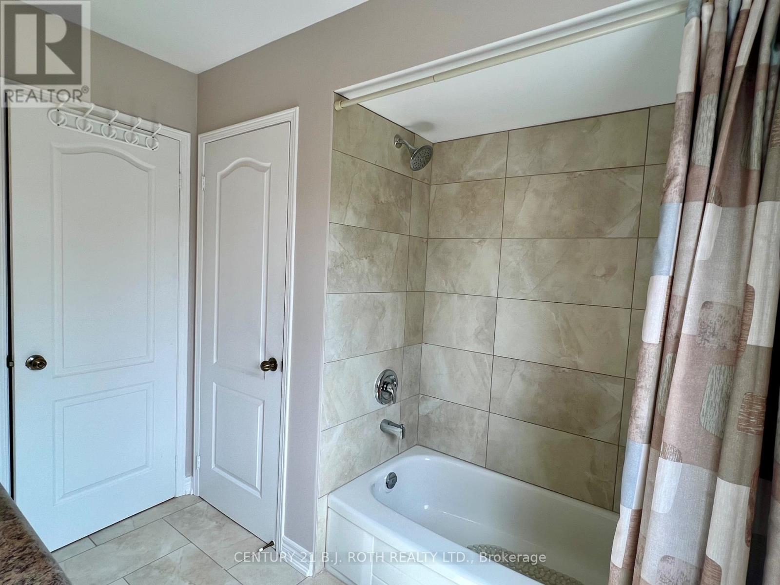 47 LOOKER DRIVE - 37