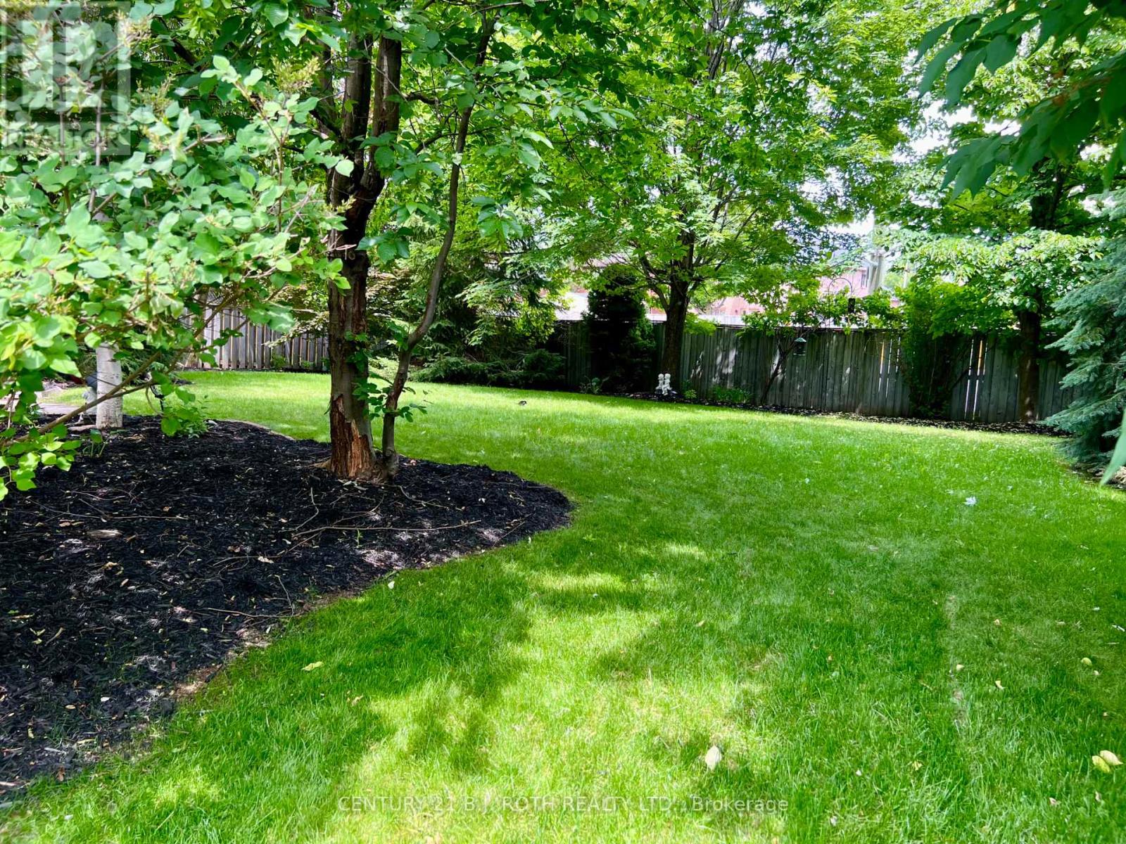 47 LOOKER DRIVE - 44