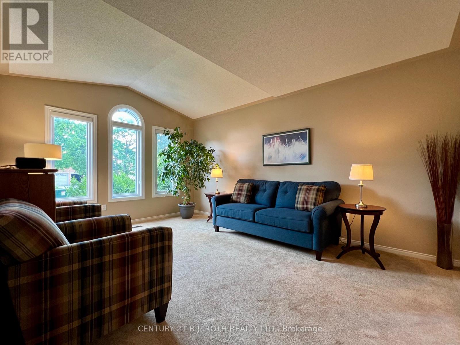 47 LOOKER DRIVE - 5