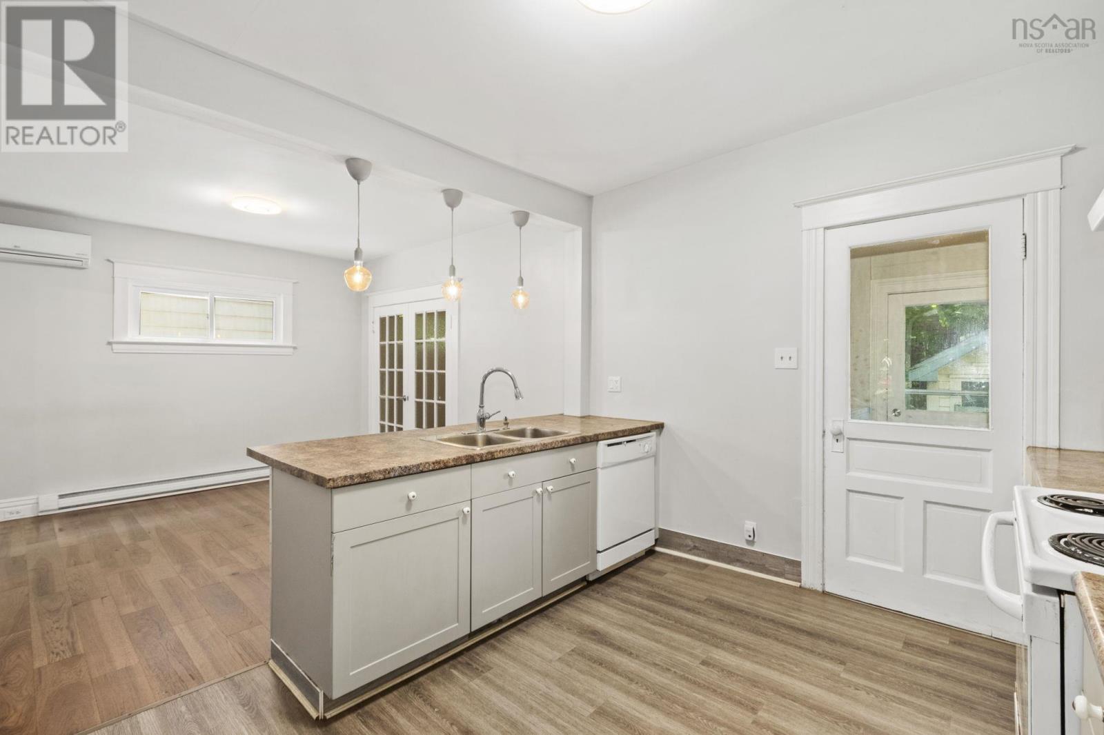 1684 Walnut Street - 14