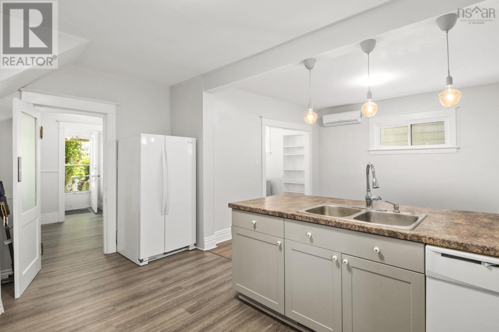 1684 Walnut Street - 13