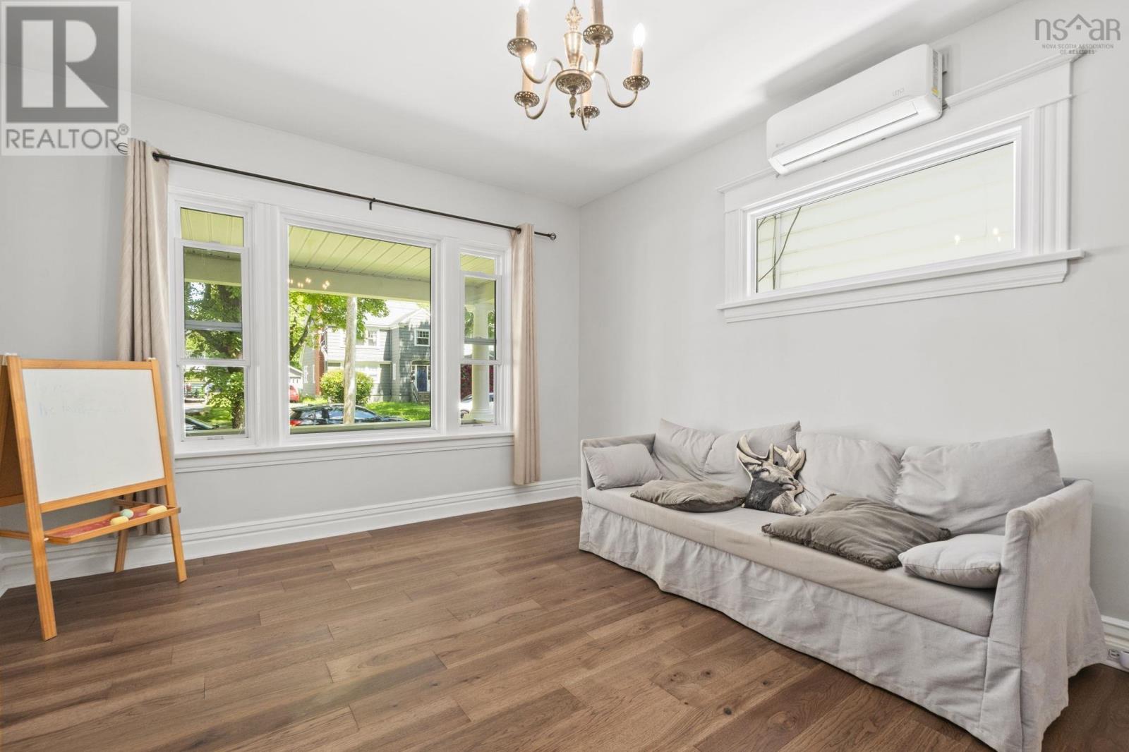 1684 Walnut Street - 7