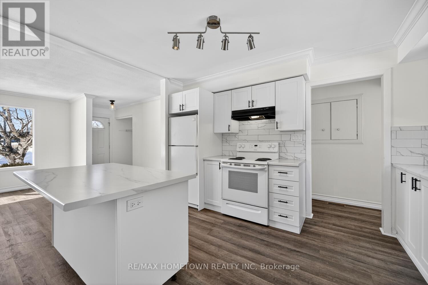 31 VANIER DRIVE - 10