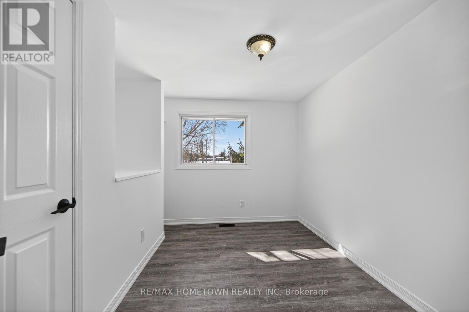 31 VANIER DRIVE - 19