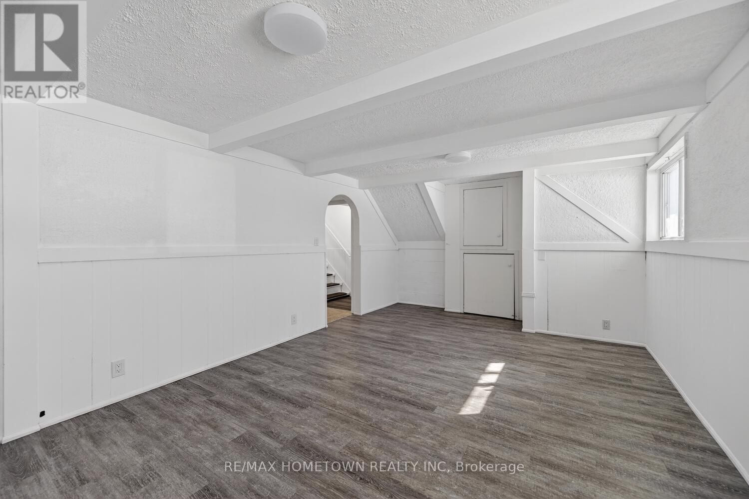 31 VANIER DRIVE - 28