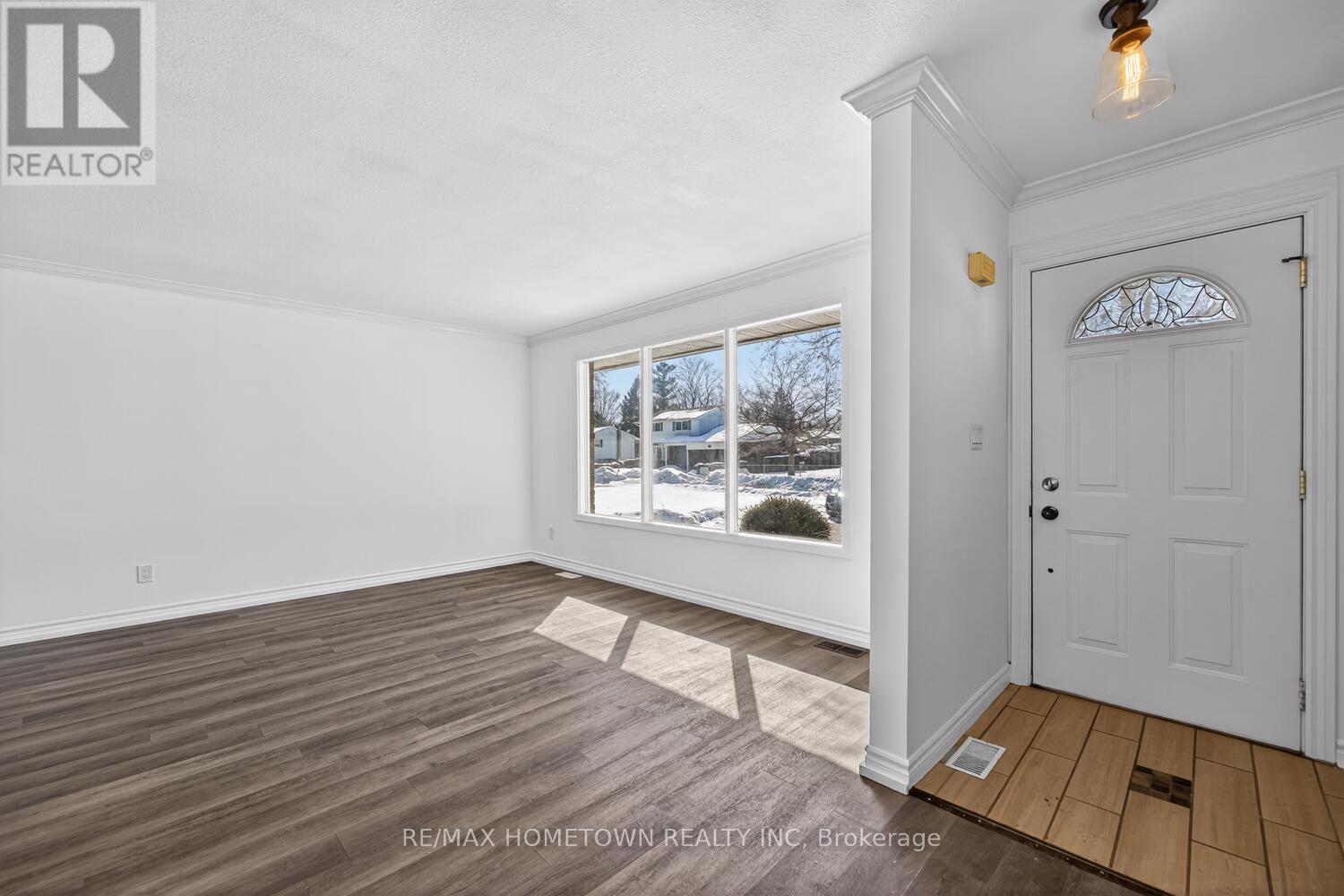 31 VANIER DRIVE - 3