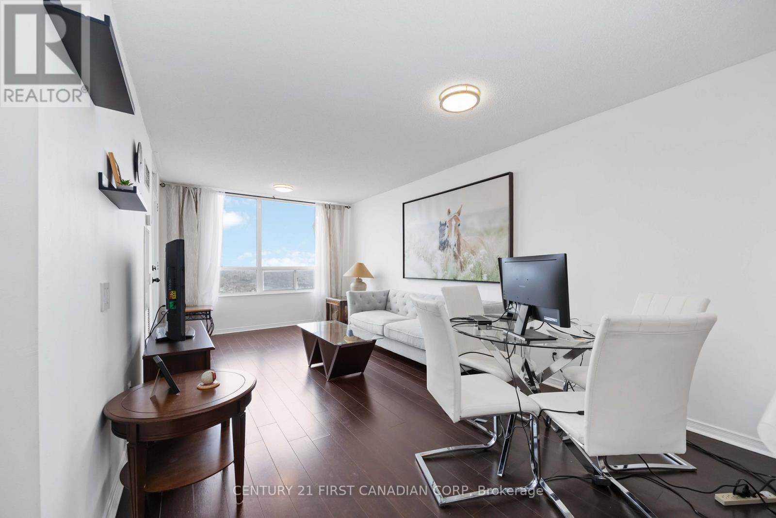 #1112 9 NORTHERN HEIGHTS DRIVE - 9