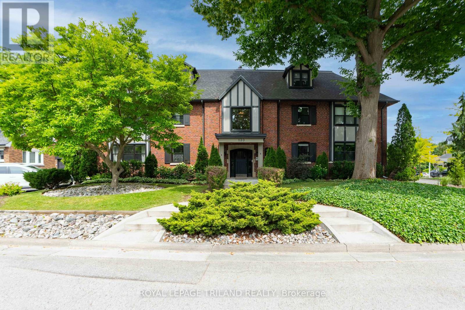 #3 130 WINDSOR CRESCENT - 1