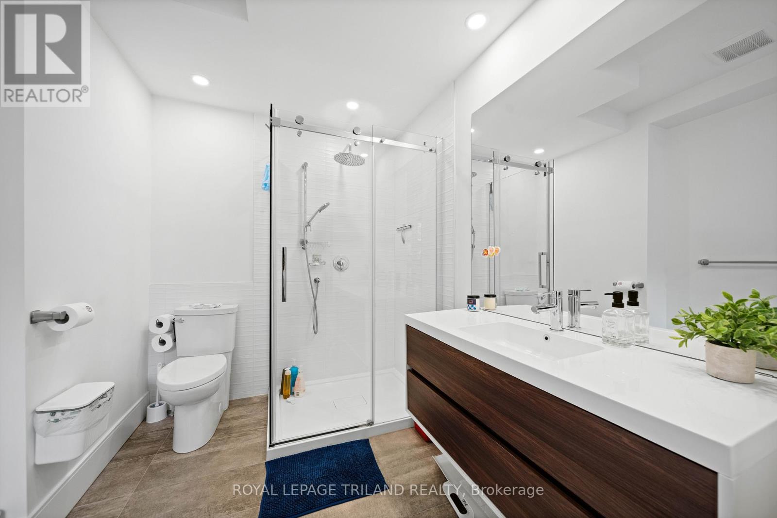 #3 130 WINDSOR CRESCENT - 17