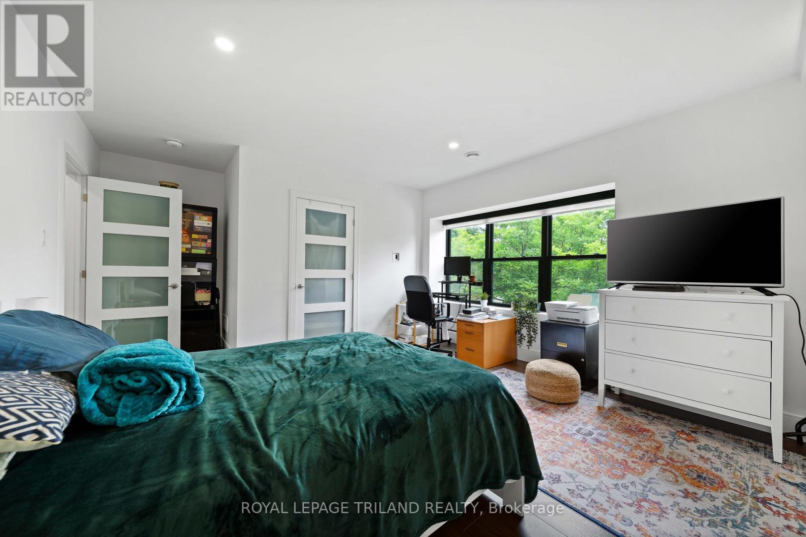 #3 130 WINDSOR CRESCENT - 23