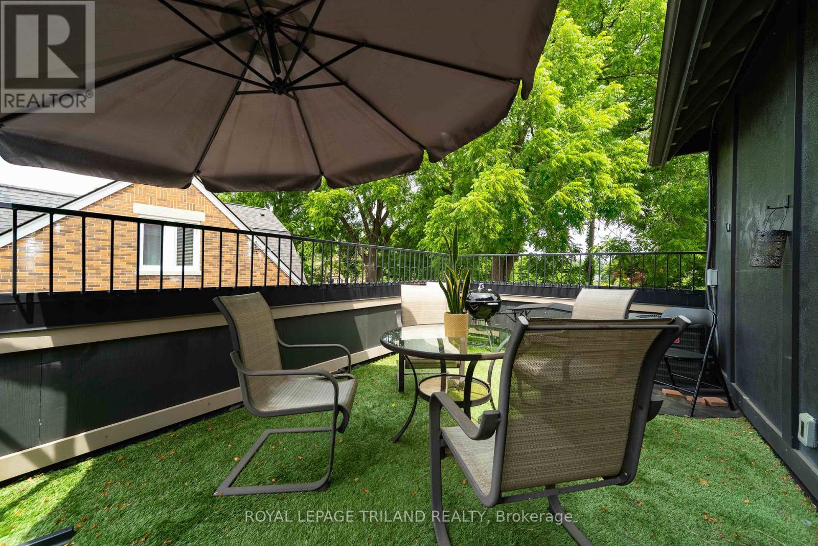 #3 130 WINDSOR CRESCENT - 36