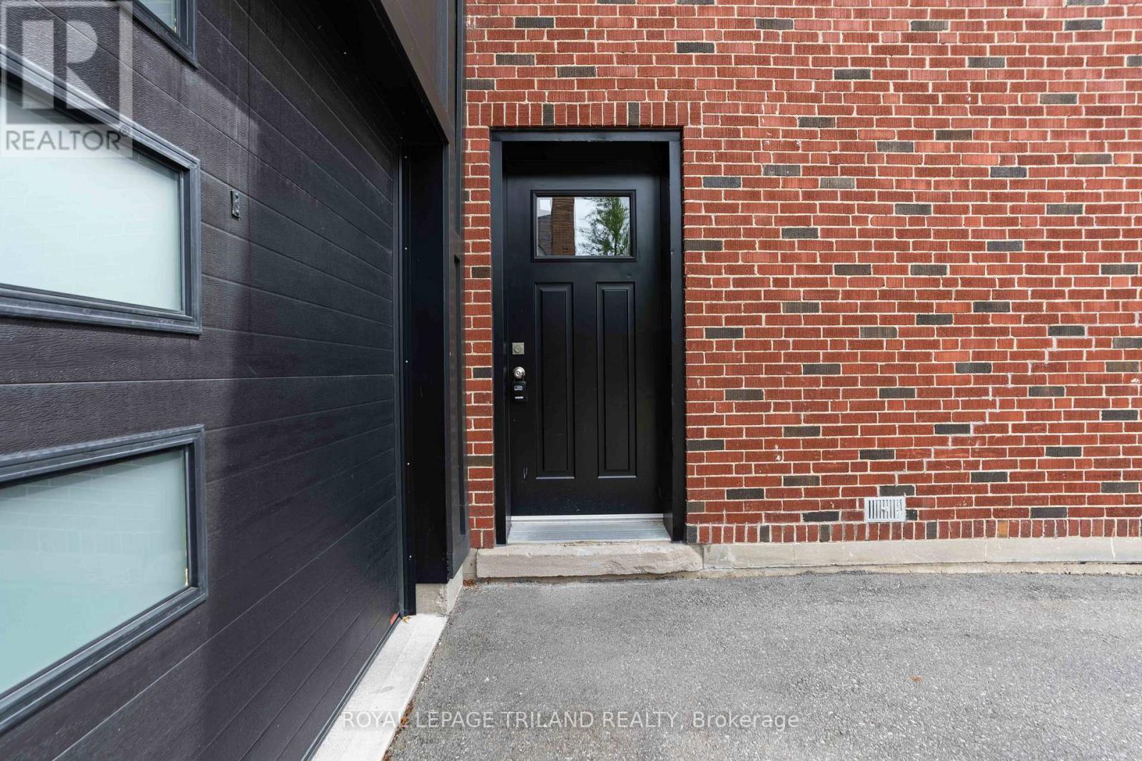 #3 130 WINDSOR CRESCENT - 38