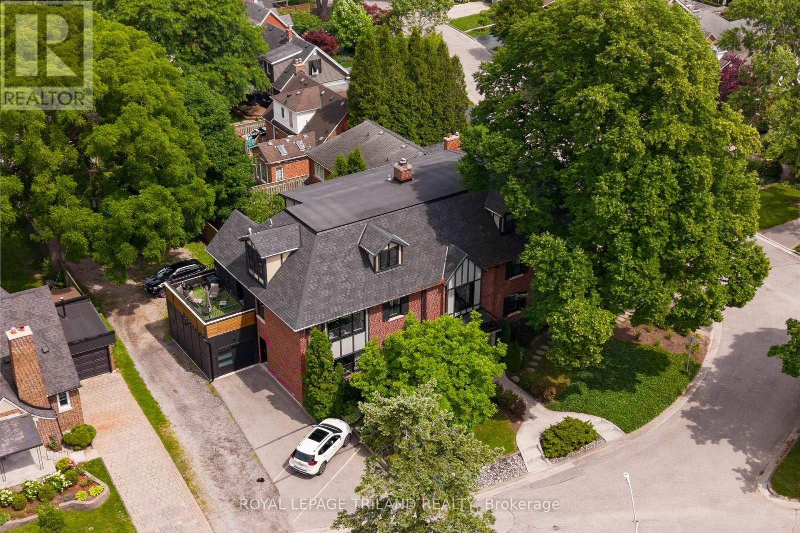 #3 130 WINDSOR CRESCENT - 39