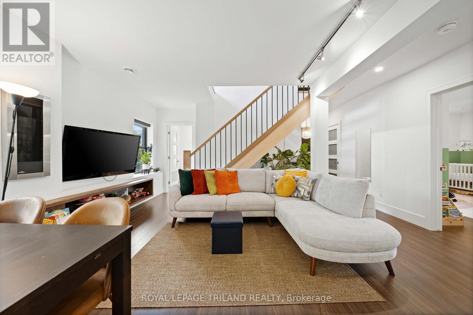 #3 130 WINDSOR CRESCENT - 9