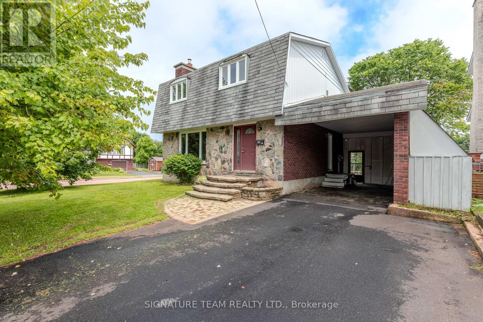 3 Bed, 3 Bath House for Sale in Pembroke – 401 BROADVIEW DRIVE, Pembroke – MLS# X13514654 - Image 1