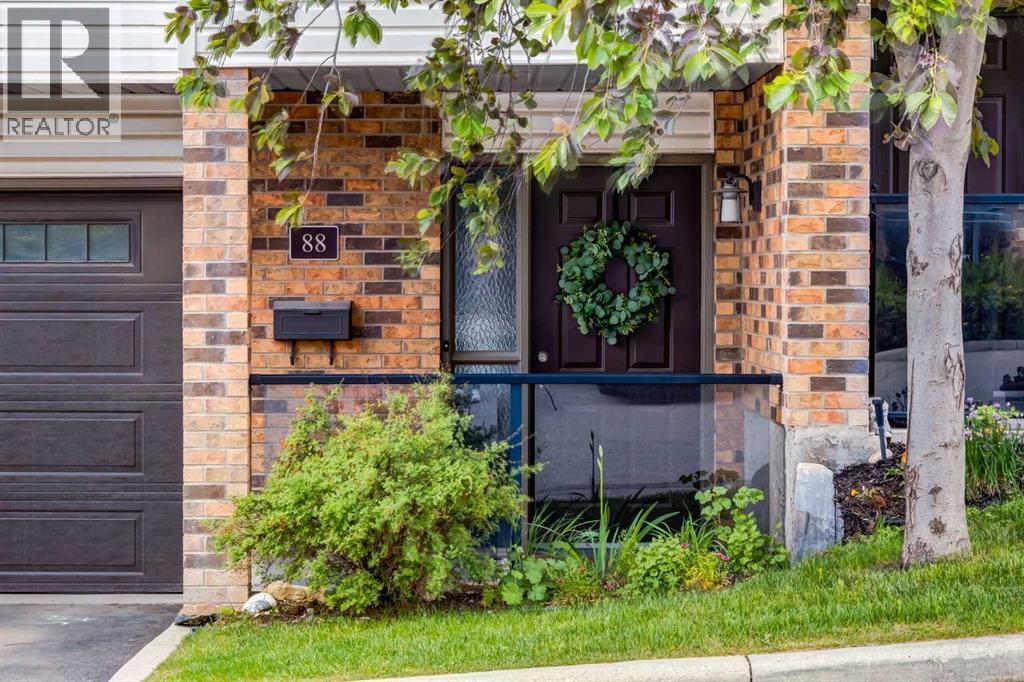 88 Coachway Gardens SW - photo 2