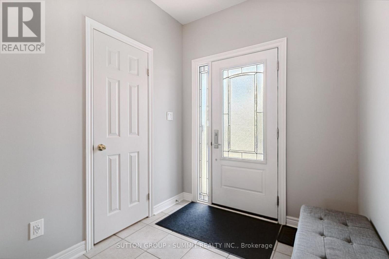 2092 ENGLISH CRESCENT - 3