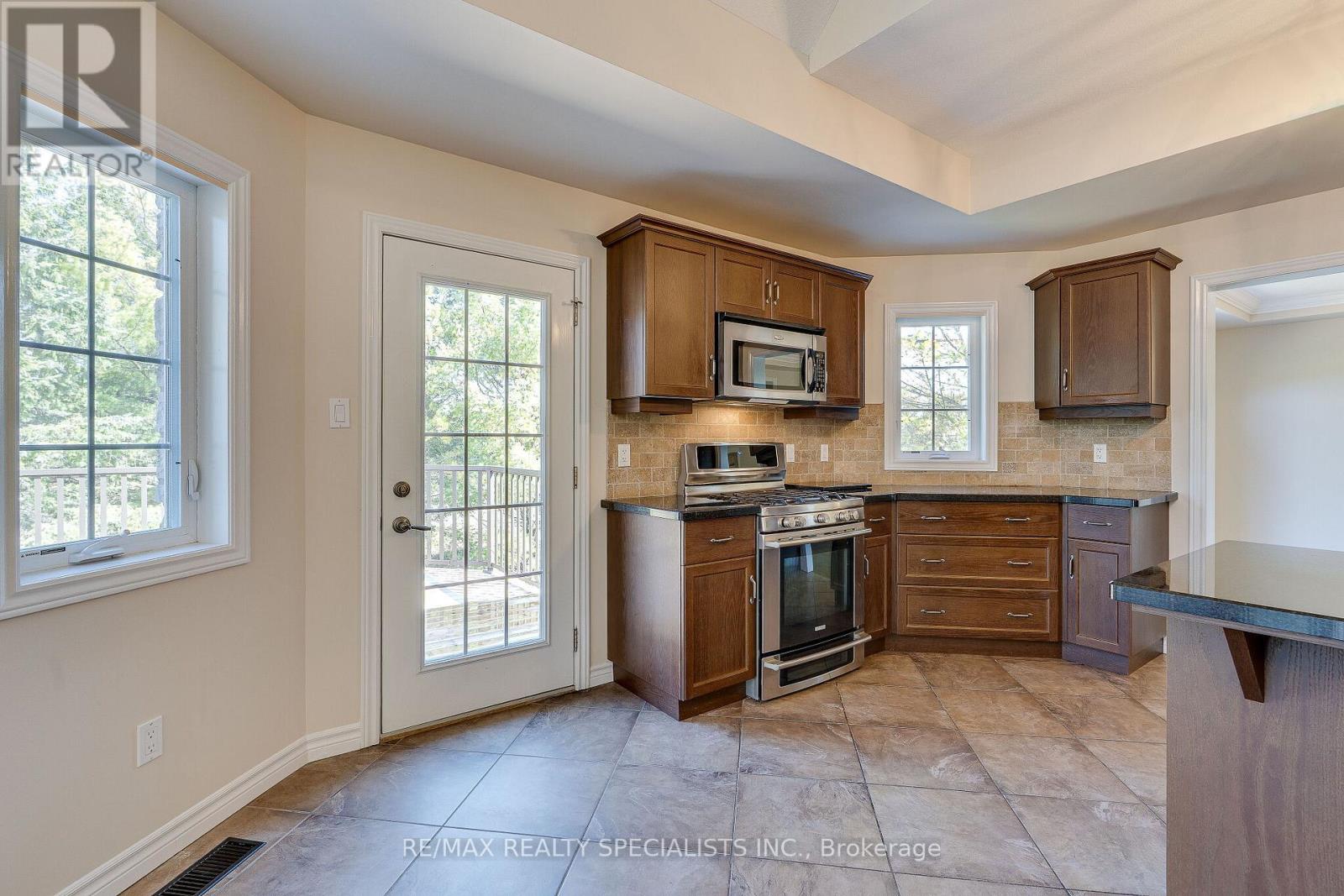 #2 3 REDDINGTON DRIVE - 15