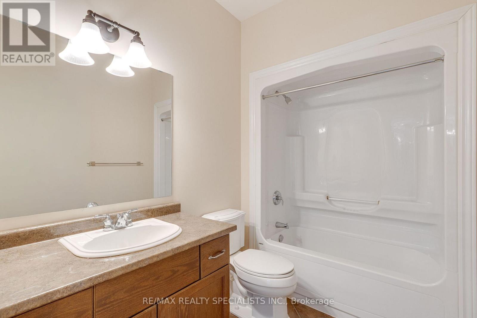 #2 3 REDDINGTON DRIVE - 27