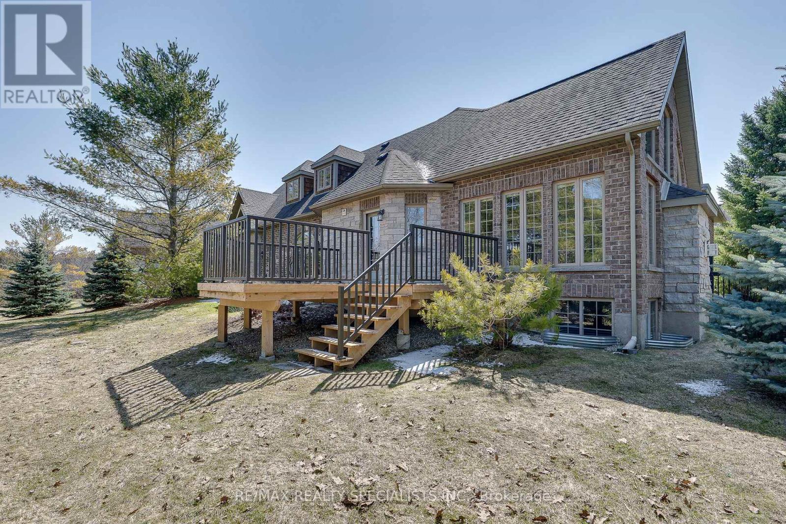 #2 3 REDDINGTON DRIVE - 41