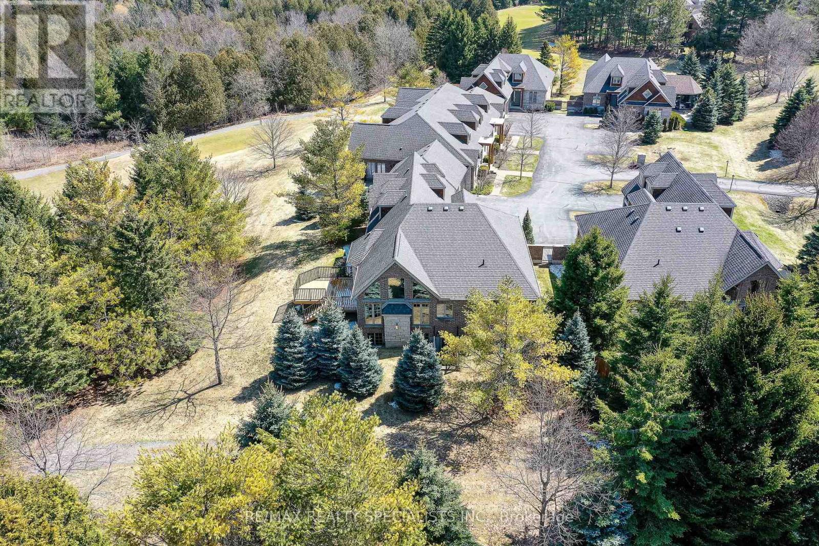 #2 3 REDDINGTON DRIVE - 43