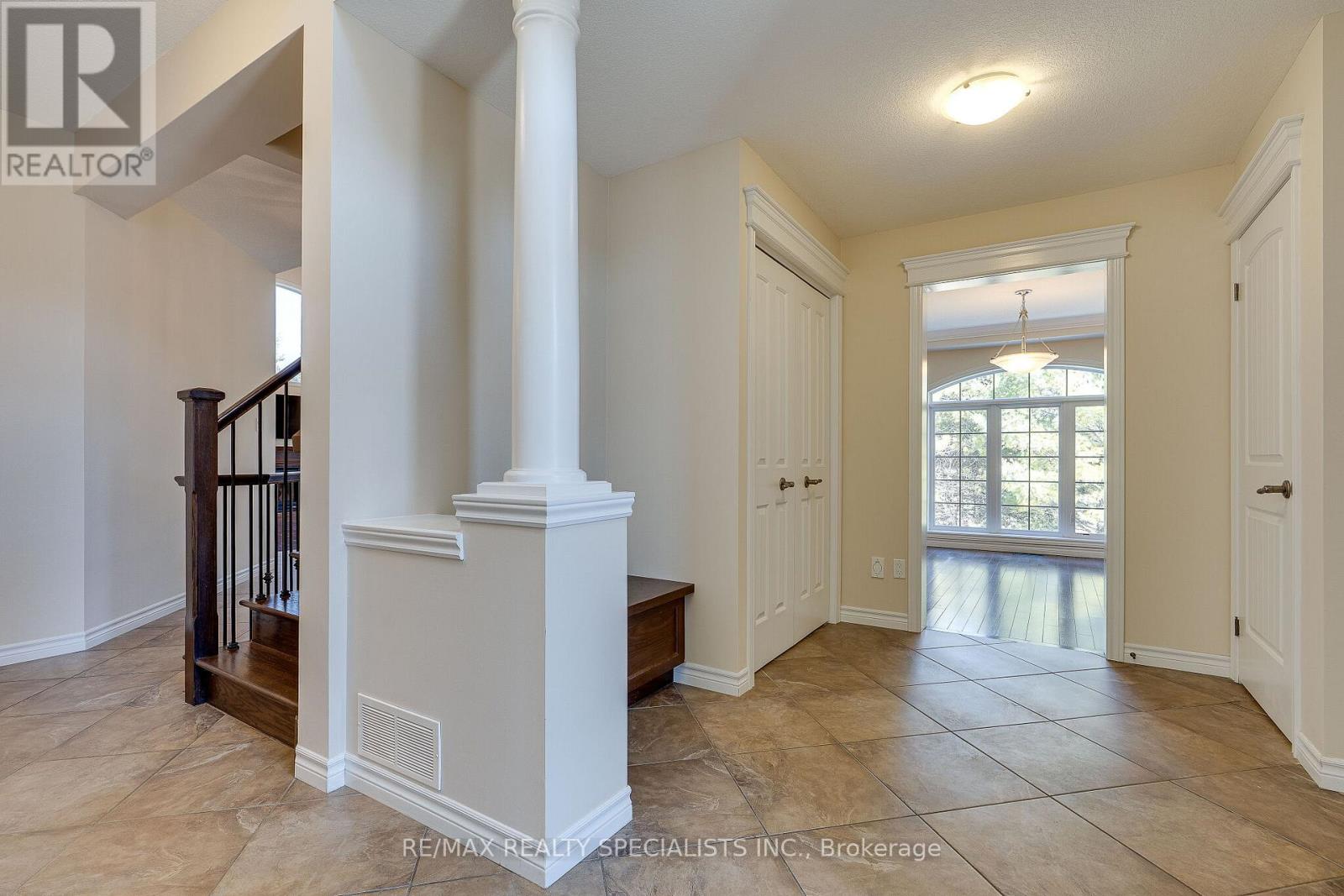 #2 3 REDDINGTON DRIVE - 6