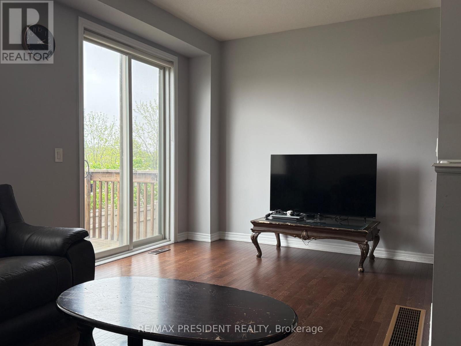 98 DAVENFIELD CIRCLE - 10