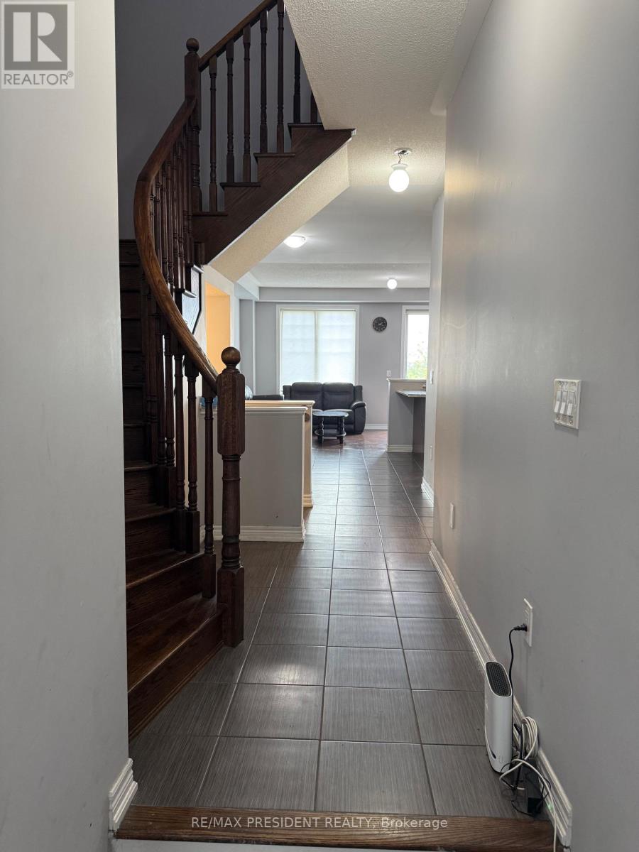 98 DAVENFIELD CIRCLE - 12