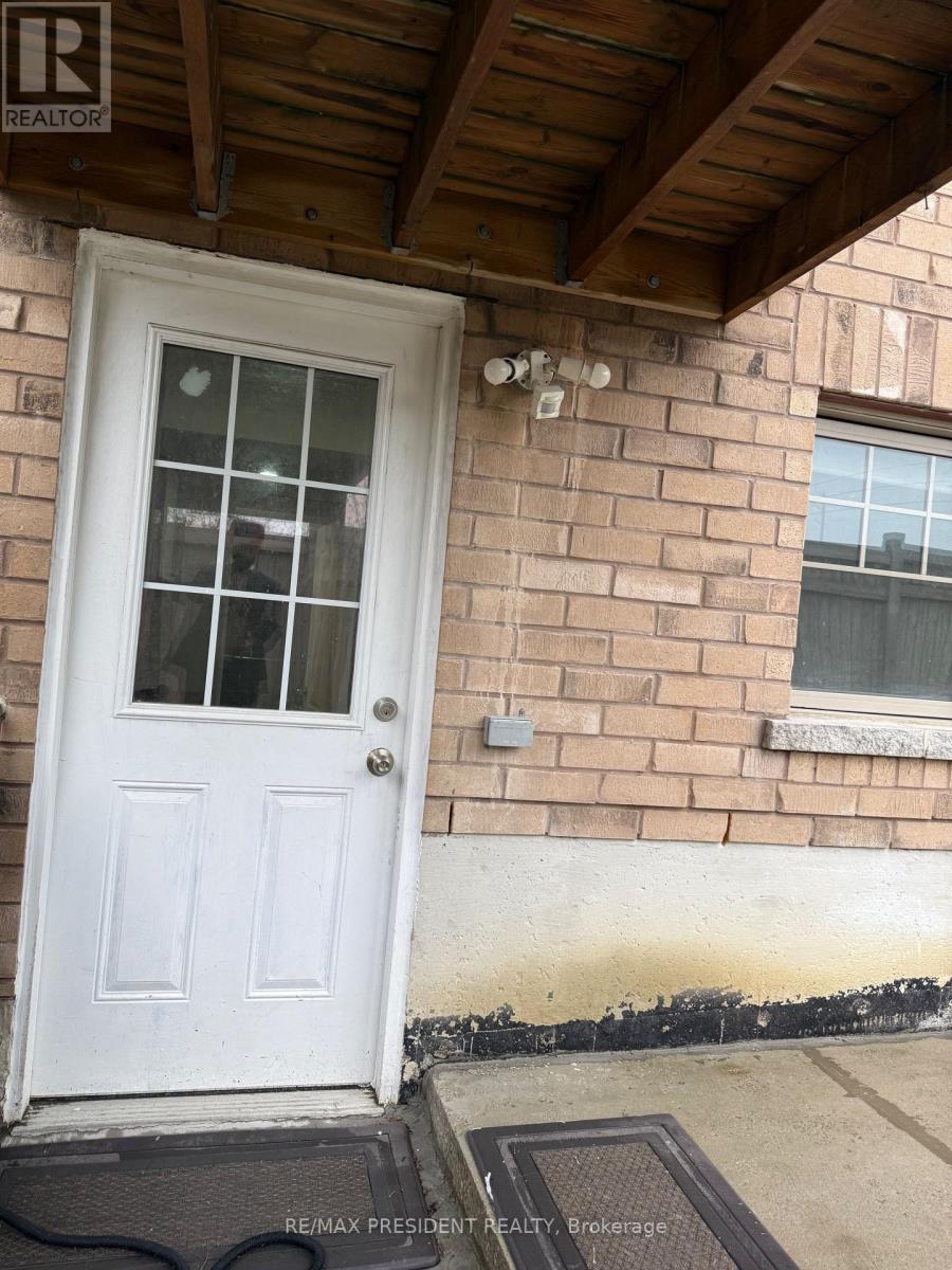 98 DAVENFIELD CIRCLE - 35