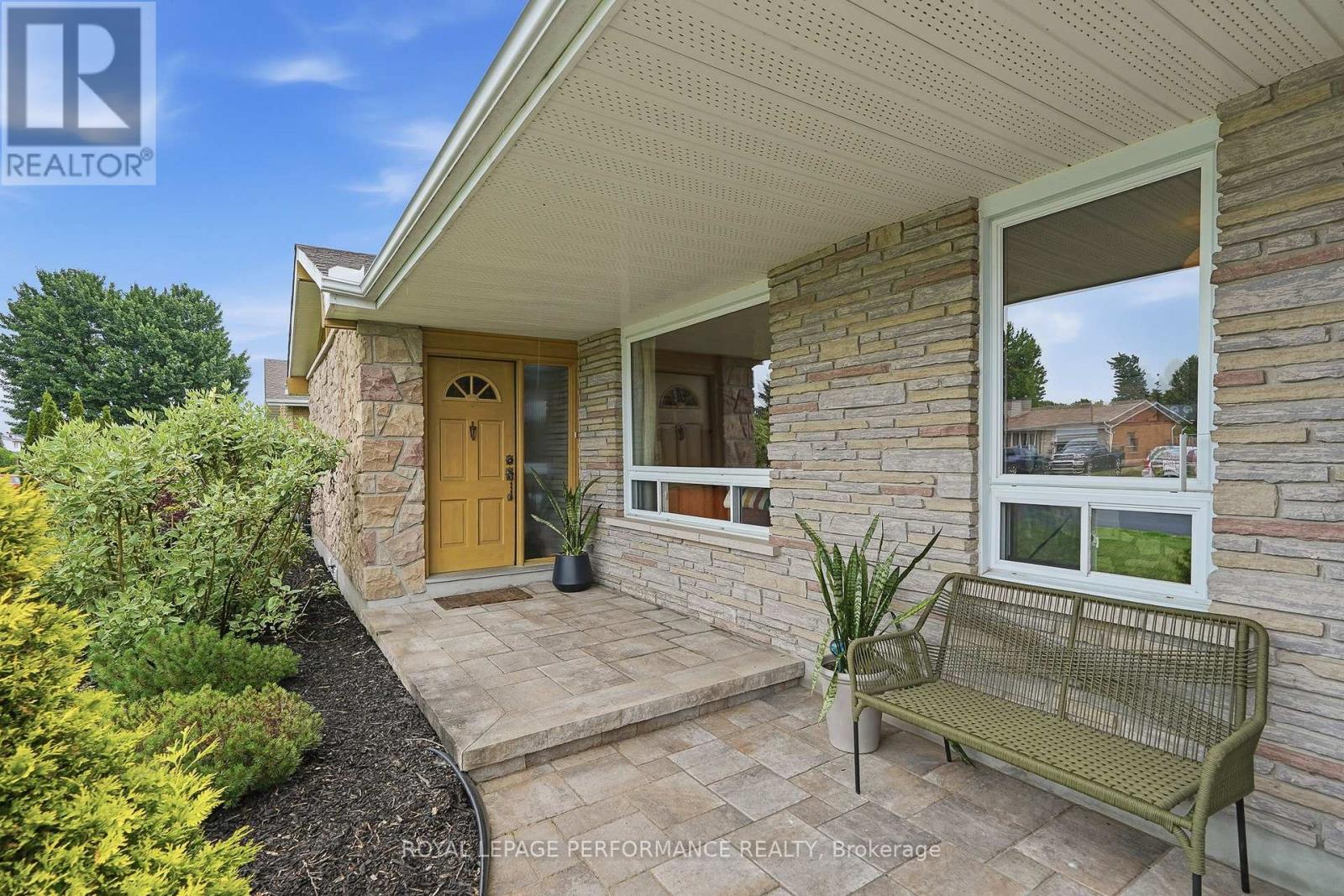 119 CENTENAIRE STREET - 2