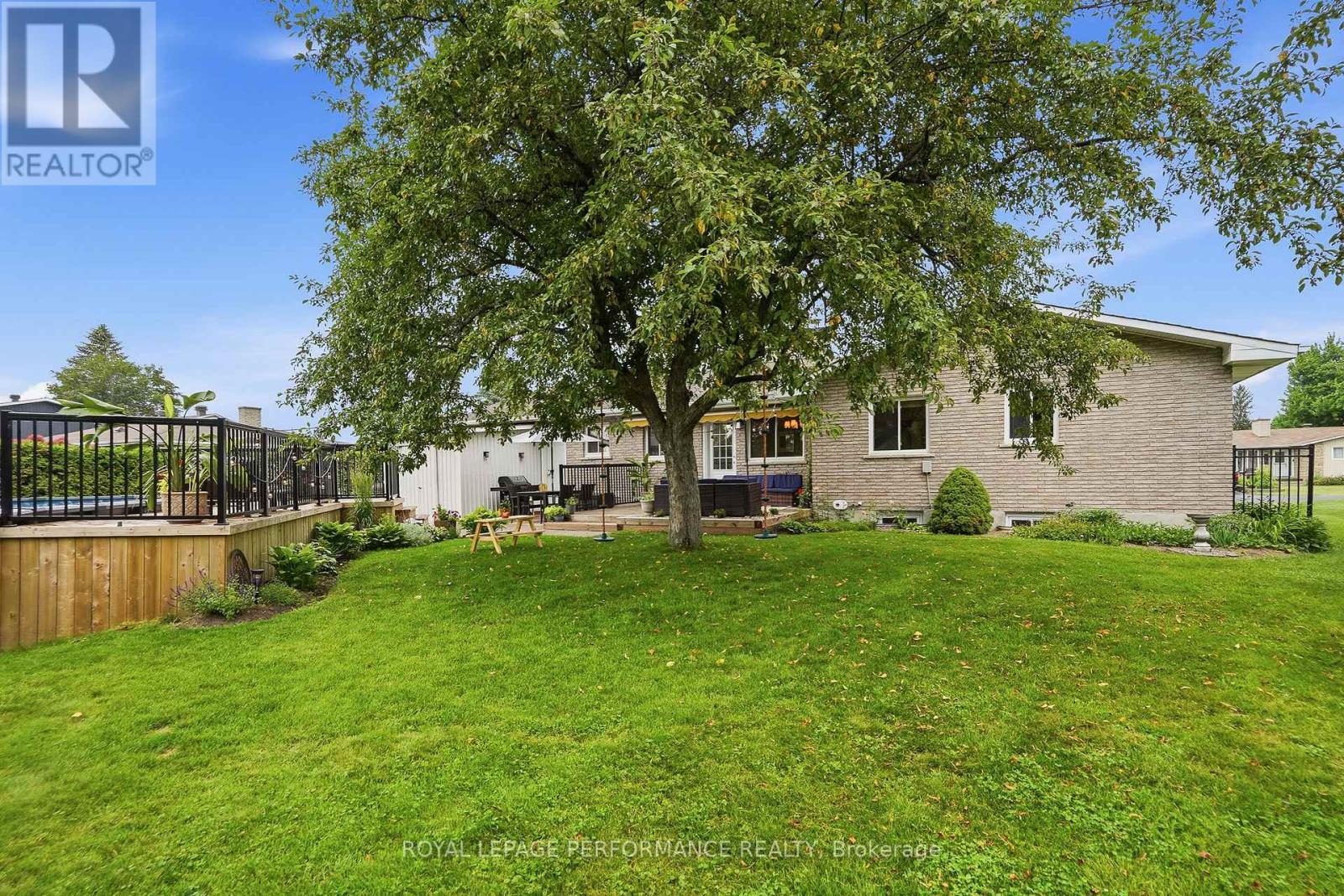 119 CENTENAIRE STREET - 28