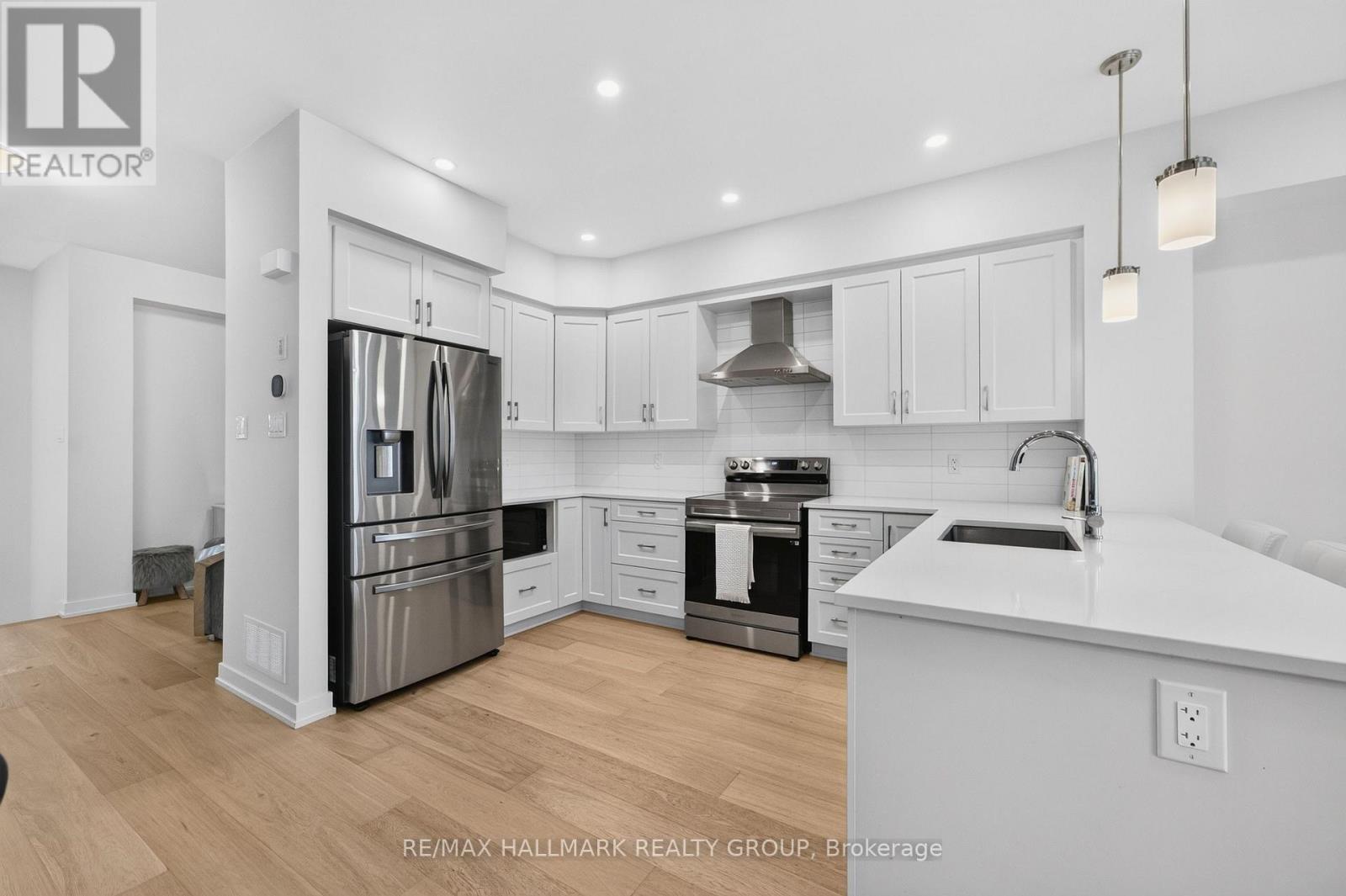 3 Bed, 3 Bath House for Sale in Ottawa – 3160 ALPENSTOCK AVENUE, Ottawa – MLS# X13514826 - Image 12