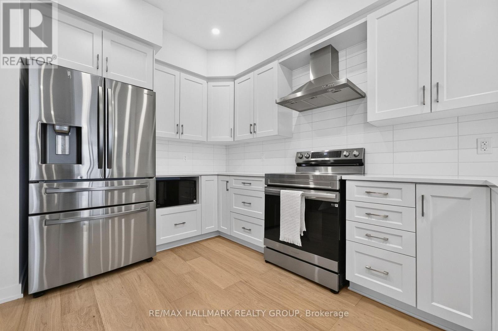 3 Bed, 3 Bath House for Sale in Ottawa – 3160 ALPENSTOCK AVENUE, Ottawa – MLS# X13514826 - Image 16