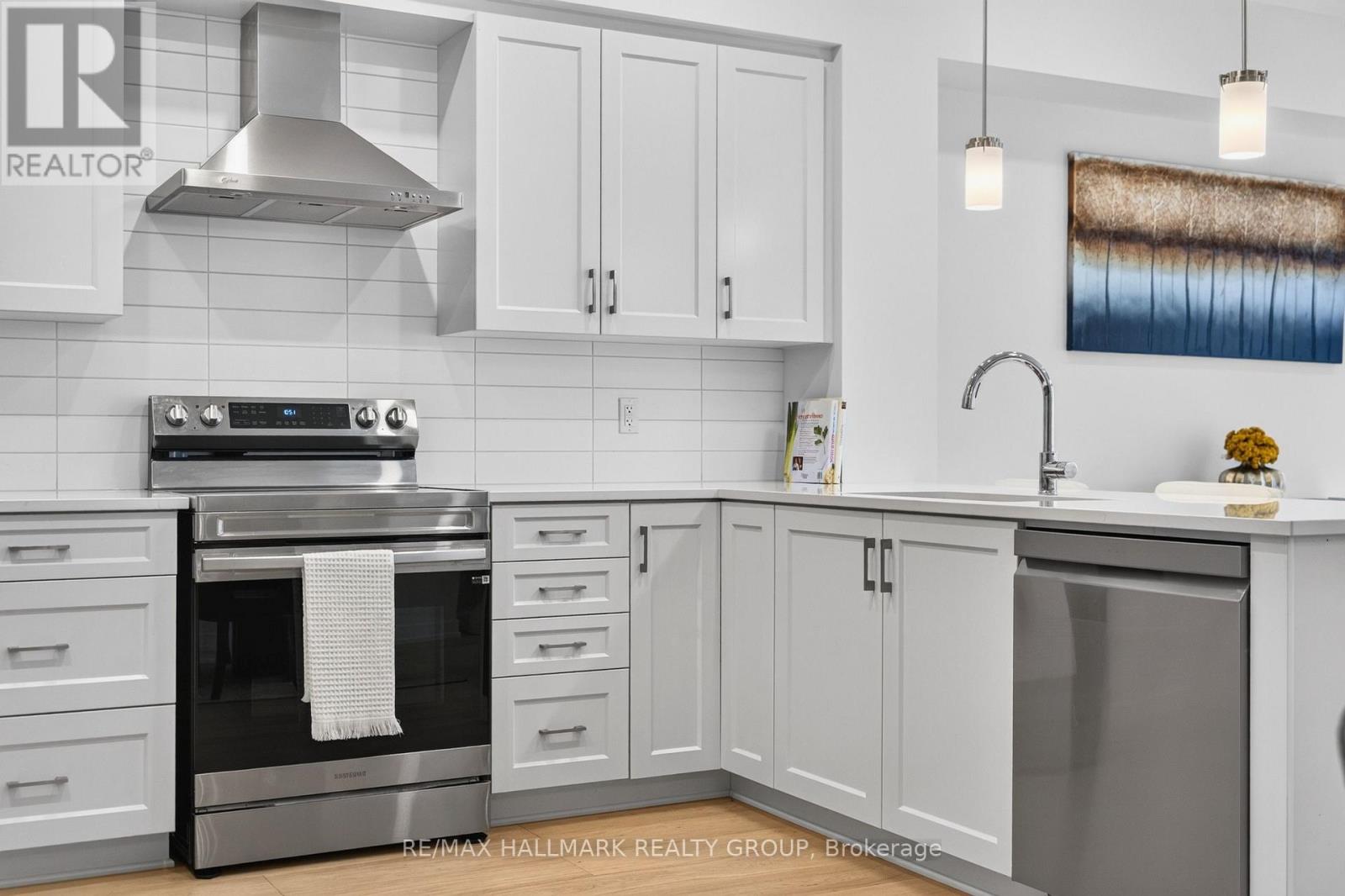 3 Bed, 3 Bath House for Sale in Ottawa – 3160 ALPENSTOCK AVENUE, Ottawa – MLS# X13514826 - Image 17