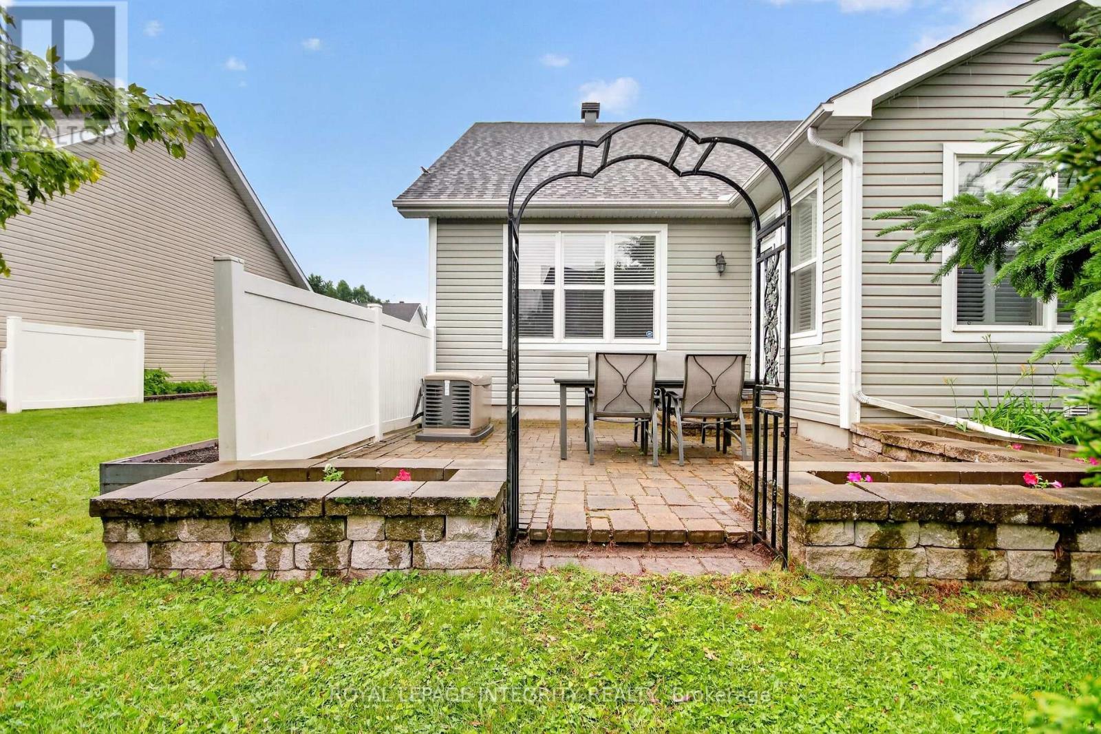 626 COUNTRY TRAIL PRIVATE - 29