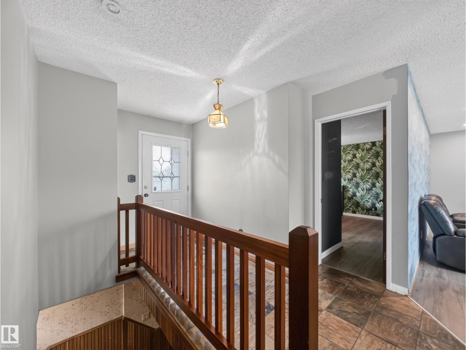 11312 165 AV NW - photo 4