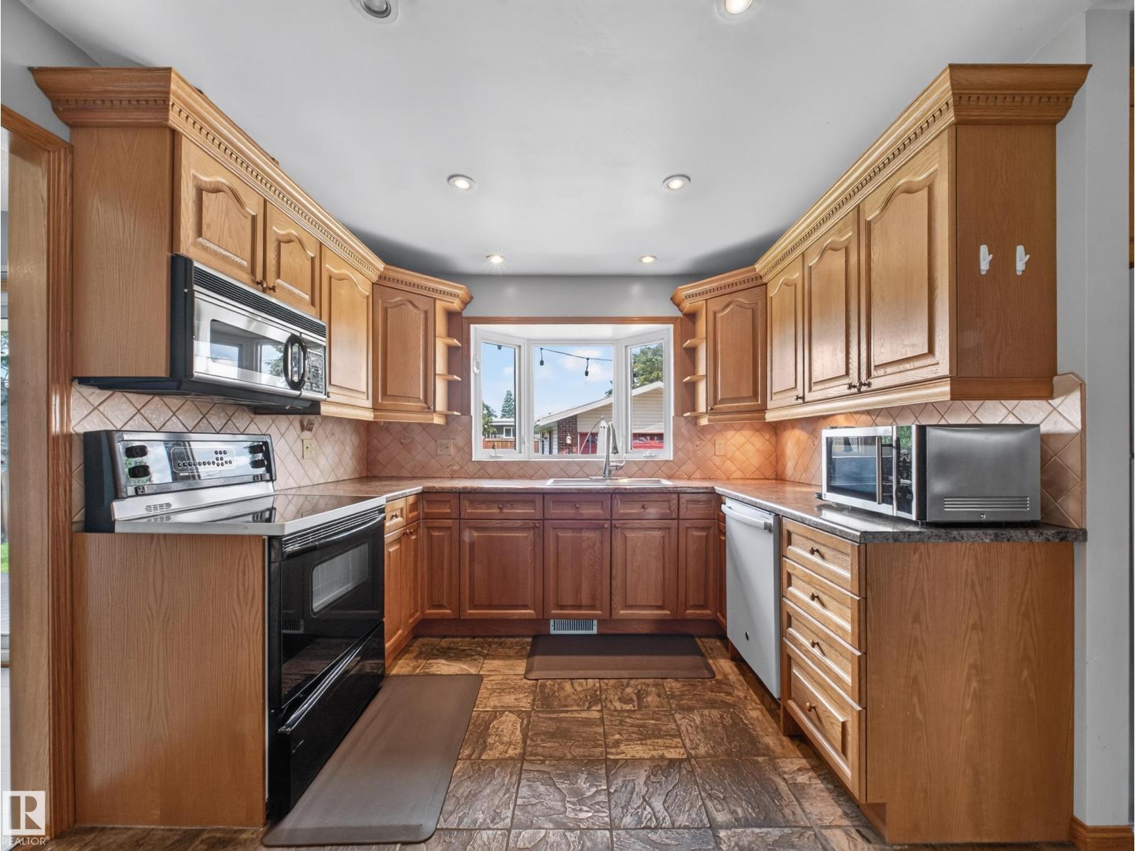 11312 165 AV NW — photo 19