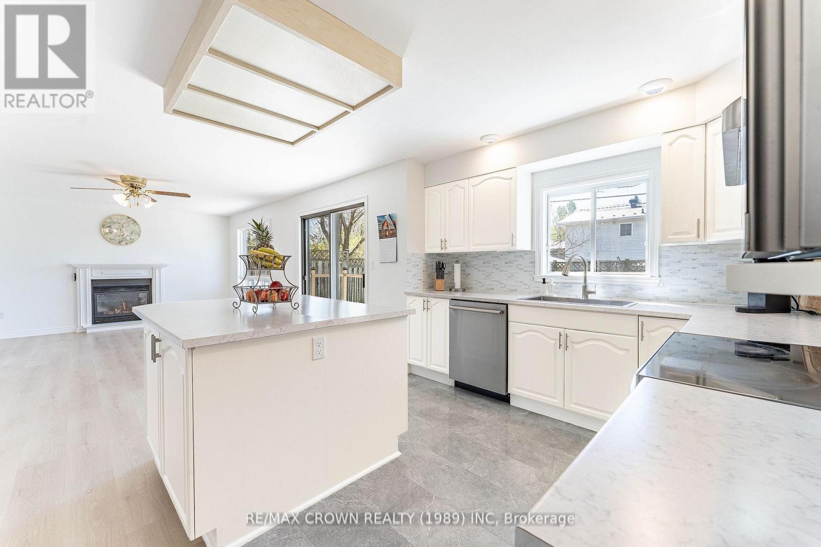 53 SABLE CRESCENT - 11
