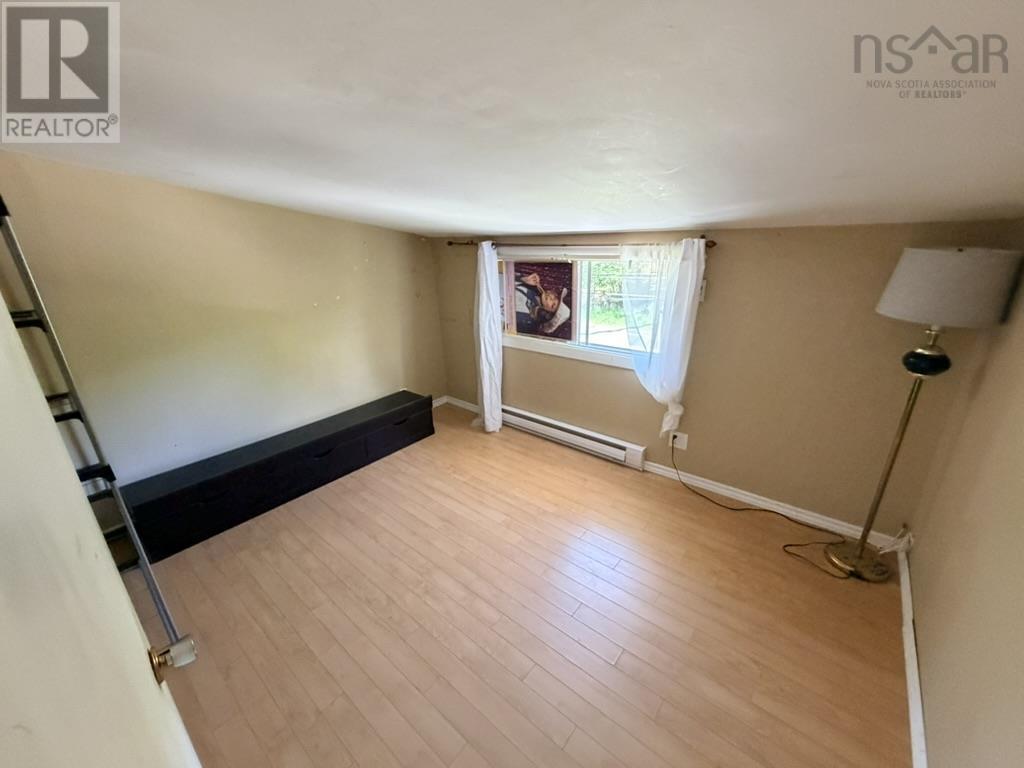 1697 St. Margaret's Bay Road - 16