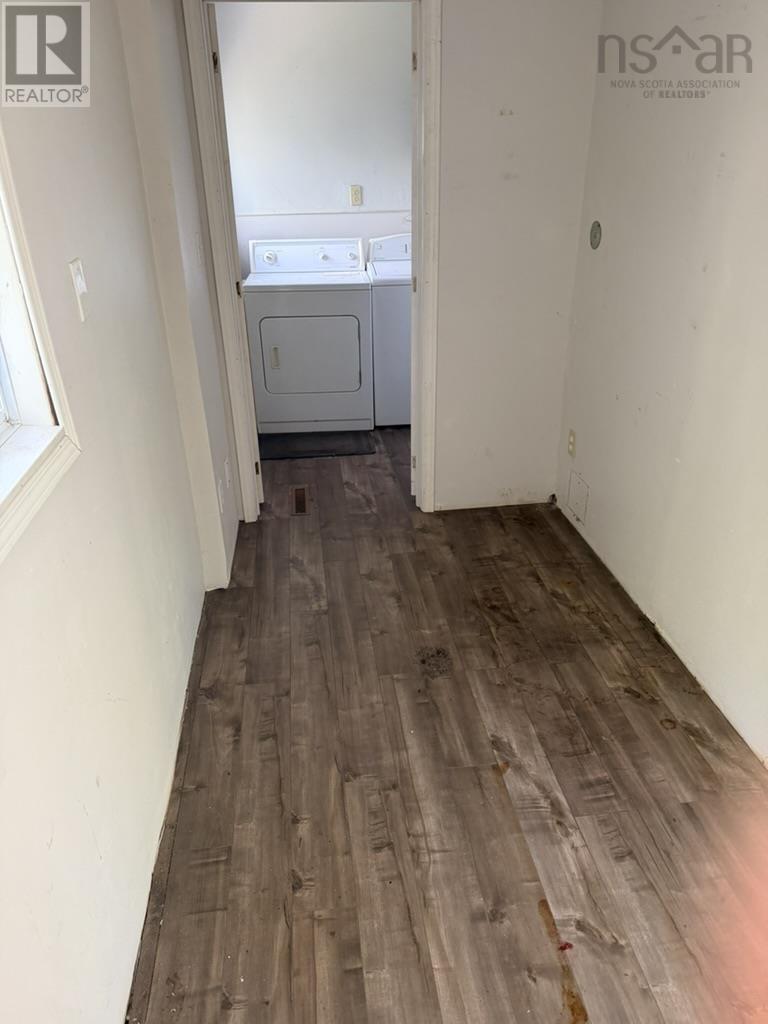 1697 St. Margaret's Bay Road - 19