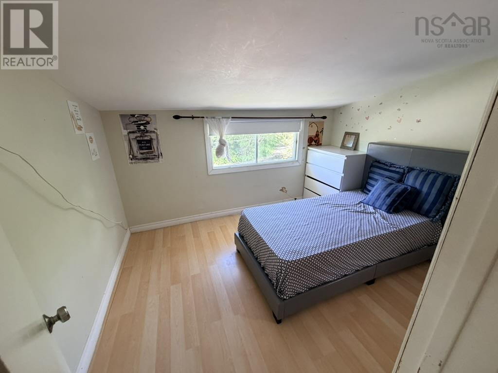 1697 St. Margaret's Bay Road - 23