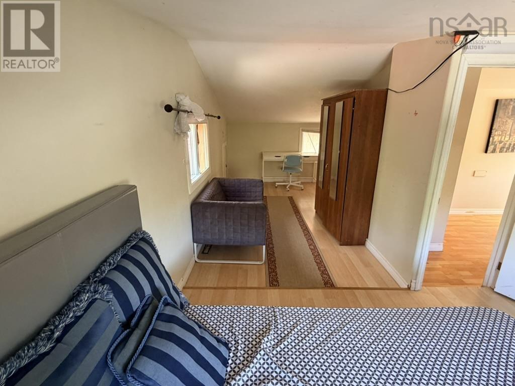 1697 St. Margaret's Bay Road - 30
