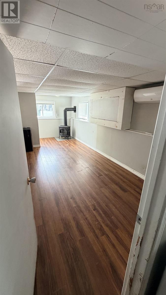 1697 St. Margaret's Bay Road - 34