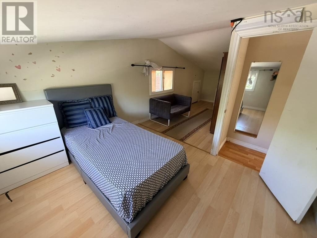 1697 St. Margaret's Bay Road - 36