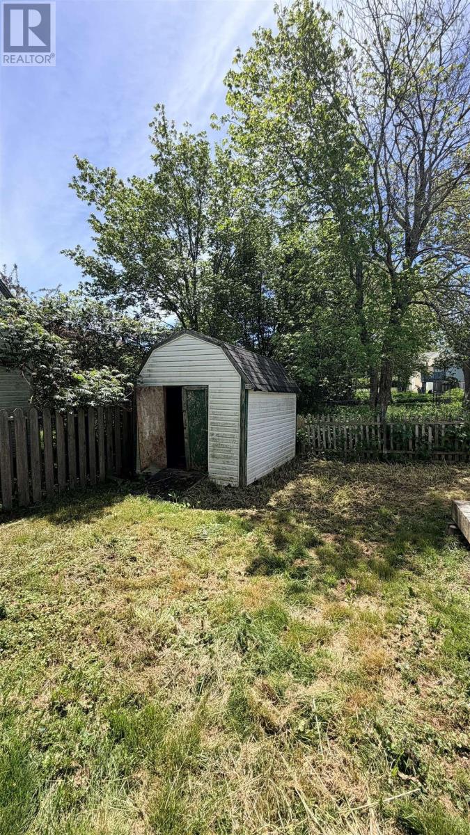 1697 St. Margaret's Bay Road - 37