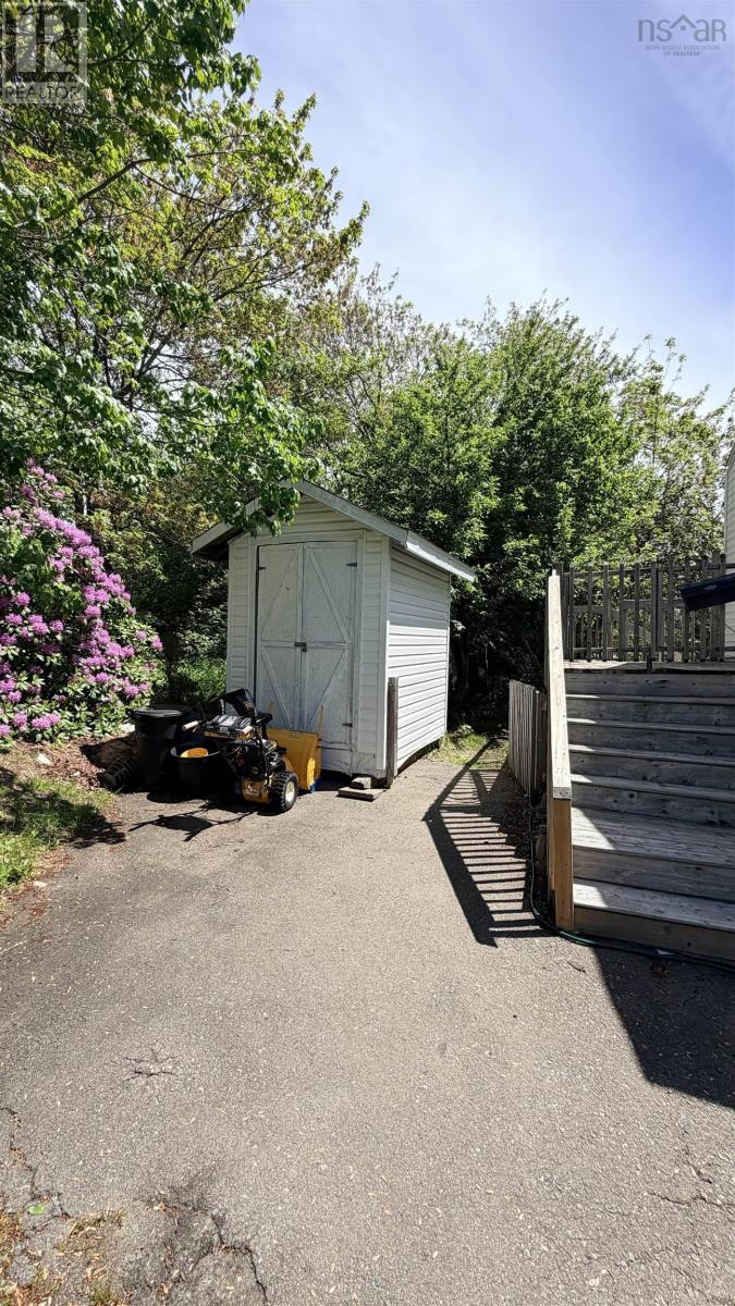 1697 St. Margaret's Bay Road - 42