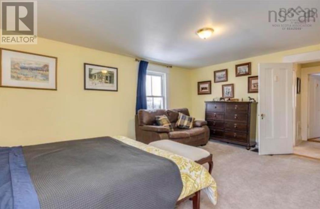 10352 1 Highway - 23