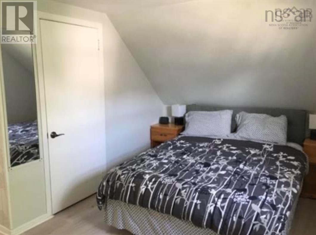 10352 1 Highway - 44